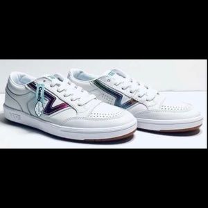 NWT Vans Lowland Comfycush